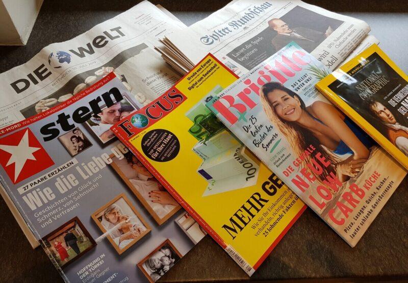 Zeitschriften im Hotelzimmer im Hotel Duene Urlaub mit Hund auf Sylt machen